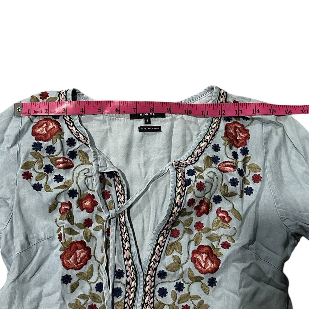 MISS ME: Denim Floral Embroidery Long Sleeve Blouse Size Small - Picture 12 of 13